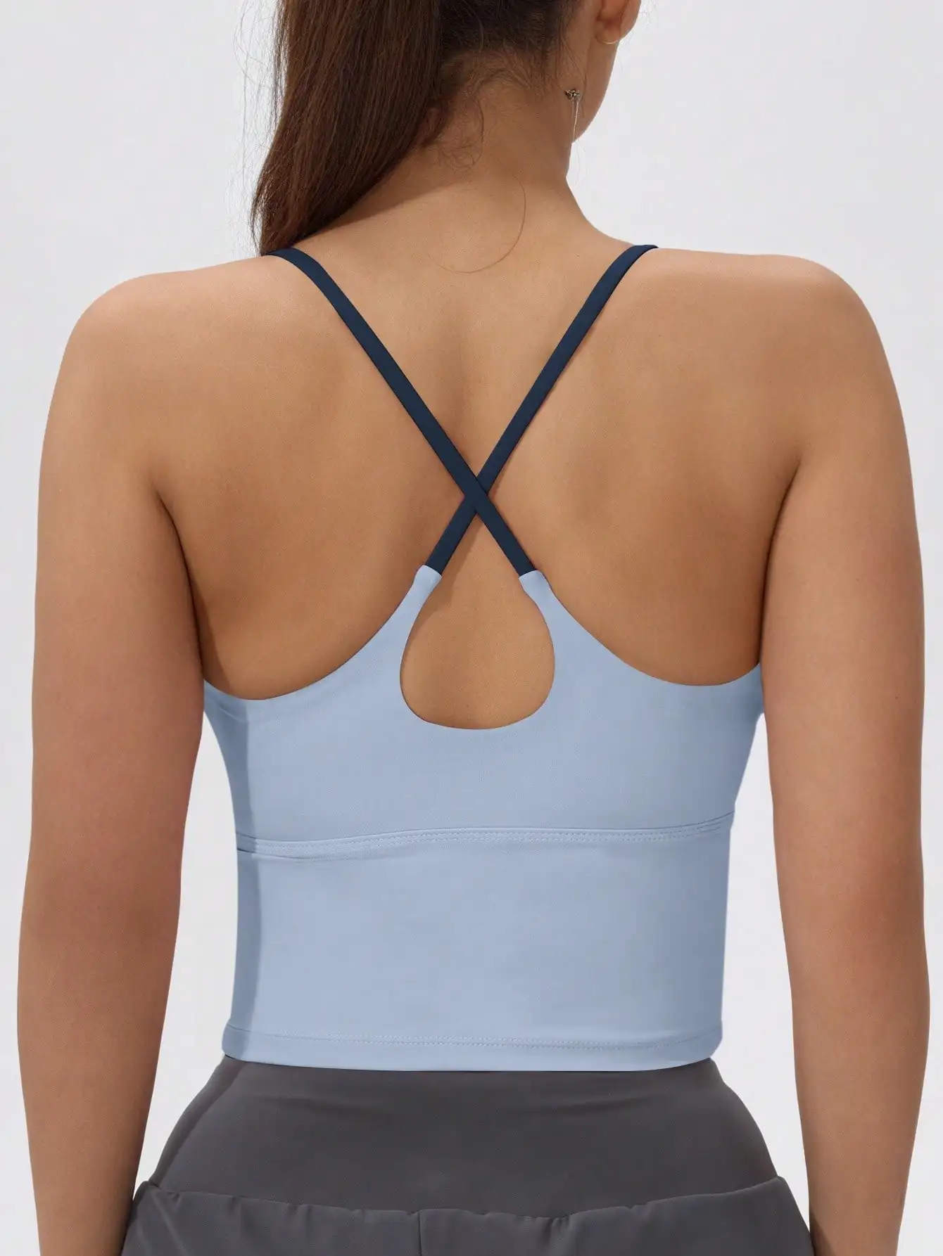FItfemme Crisscross - Camiseta sin mangas deportiva con espalda - Secado rápido, con copas acolchadas - Ideal para yoga, gimnasio y correr