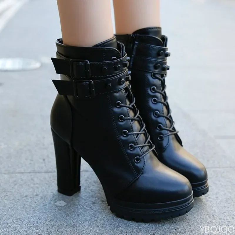 Nuevos zapatos de mujer versátiles a la moda de primavera y verano, botas cortas de encaje con cabeza redonda y bordado minimalista Retro, botas para mujer