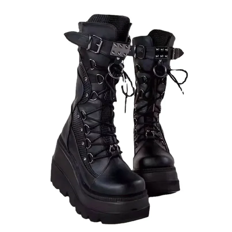 Botas de plataforma góticas para mujer, nuevas, con diseño moderno, adornadas con remaches y hebillas, estilo punk, con cuña y tacón alto, ideales para fiestas, para usar en la calle o para disfraces.