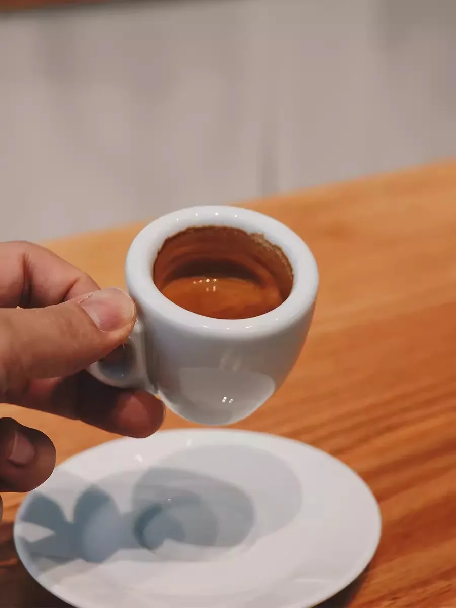 Juego de Tazas y Platillos para Espresso Nuova Point Esp, Recomendado por Baristas Profesionales de Competición, Taza de Café Italiana para Concursos, Extra Gruesa de 9 mm