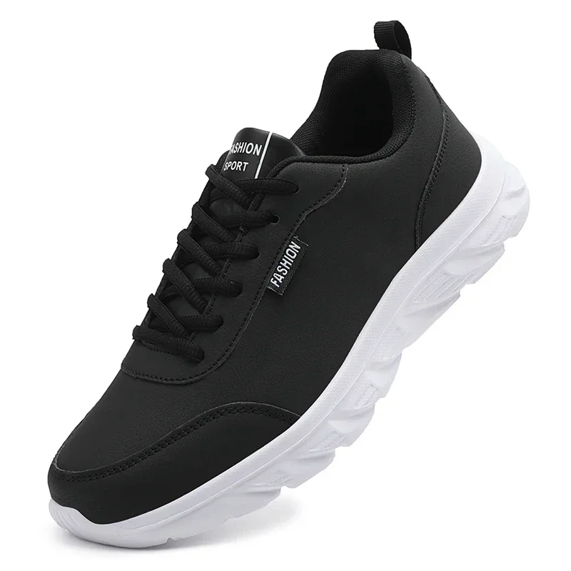 Zapatos para correr para hombre, zapatos para caminar planos y cómodos con parte superior de PU negra, zapatos deportivos informales de cuero ligeros y de pies anchos
