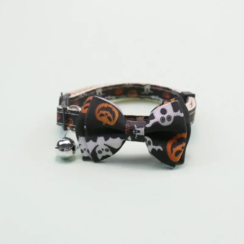 Collar para cachorro y gatito, correa con hebilla de seguridad ajustable, pajarita para Chihuahua, suministros para mascotas, Collar para gato feliz Halloween con lazo de campana