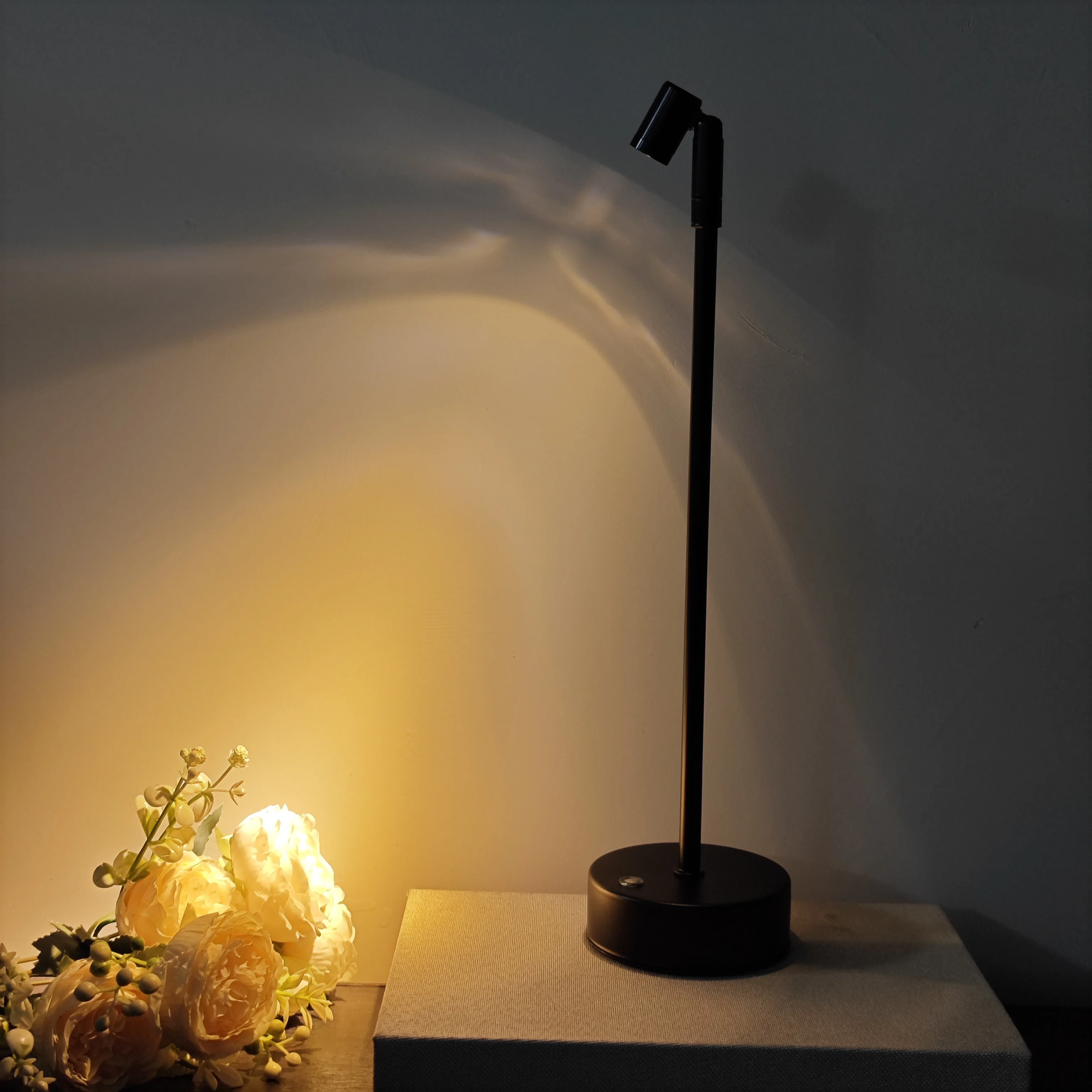 Luz LED de ambiente de carga, luces de escritorio minimalistas con atenuación táctil, decoración Vintage, lámpara para mesita de noche de dormitorio de Hotel
