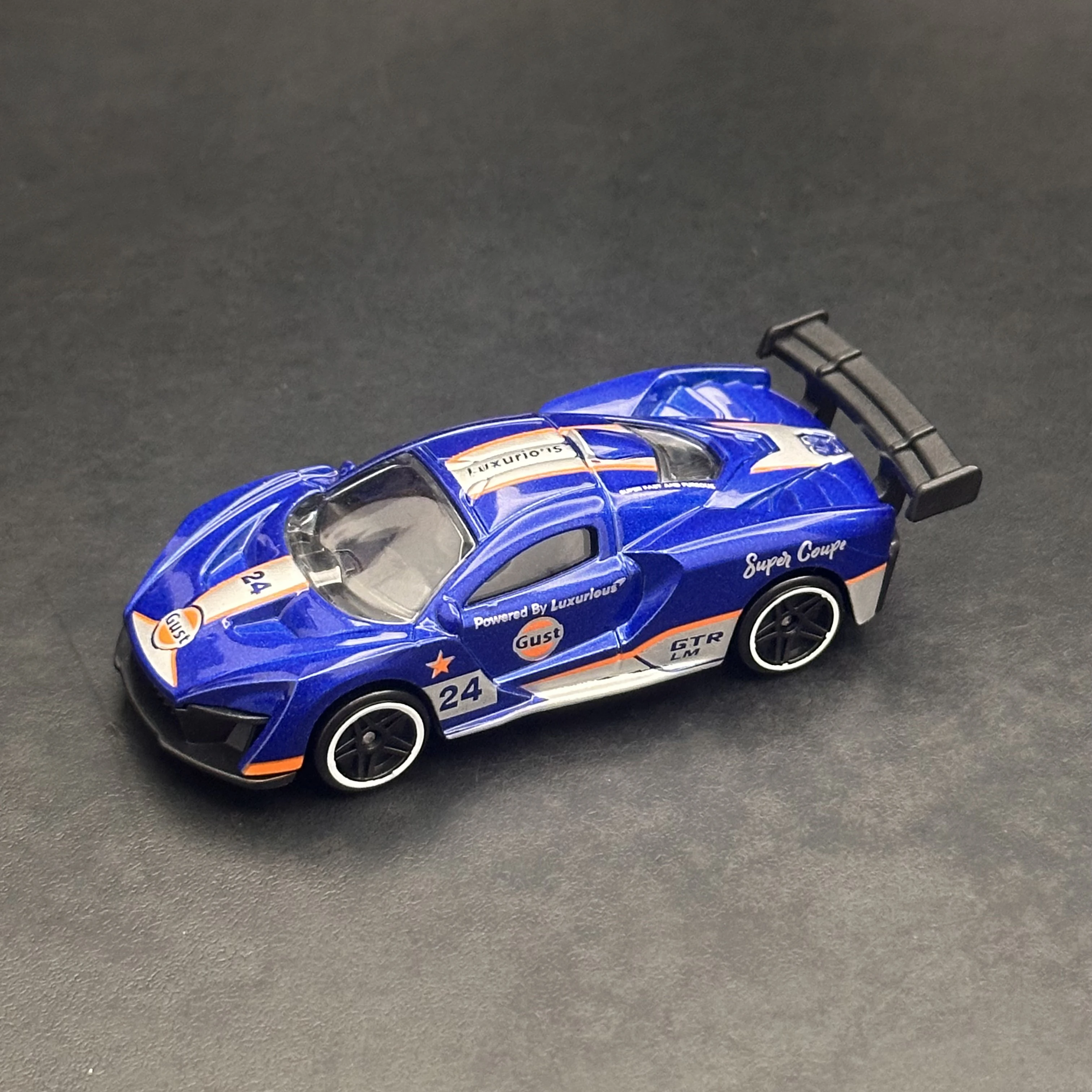 Modelo de coche de aleación fundida a presión a escala 1/64, mini vehículo de juguete con cuerpo de metal, regalo coleccionable realista para niños, cumpleaños y exhibición
