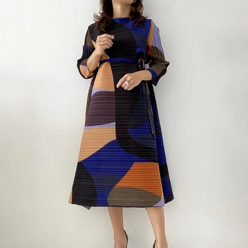 Vestido plisado con cinturón para mujer, prenda de vestir femenina con diseño geométrico de colores llamativos, de talla grande, estilo informal, a la moda, novedad de primavera, 2024