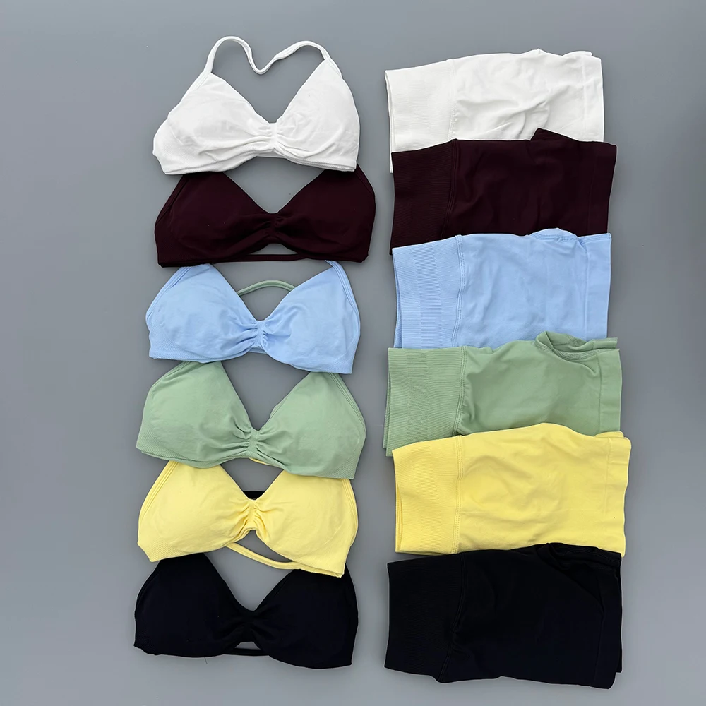 Conjunto Deportivo de 2 Piezas para Yoga y Gimnasio para Mujer, Sujetador Deportivo sin Costuras con Tirantes, Pantalones Cortos de Cintura Alta con Efecto Scrunch, Ropa Deportiva