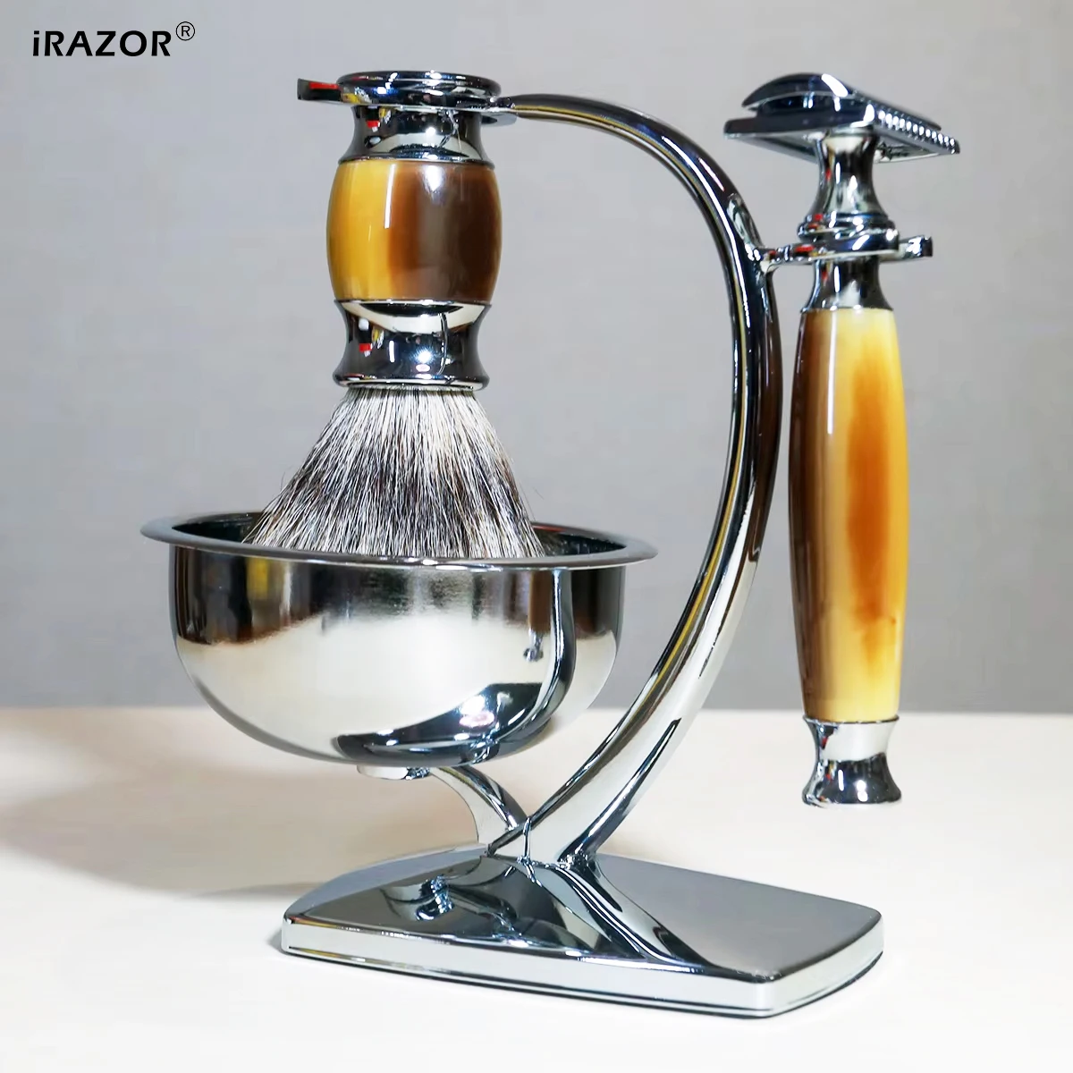 iRAZOR Classic - Kit de afeitado de seguridad de doble filo para hombre con 10 cuchillas, brocha de afeitar Silvertip, tazón y set de regalo para afeitado en húmedo