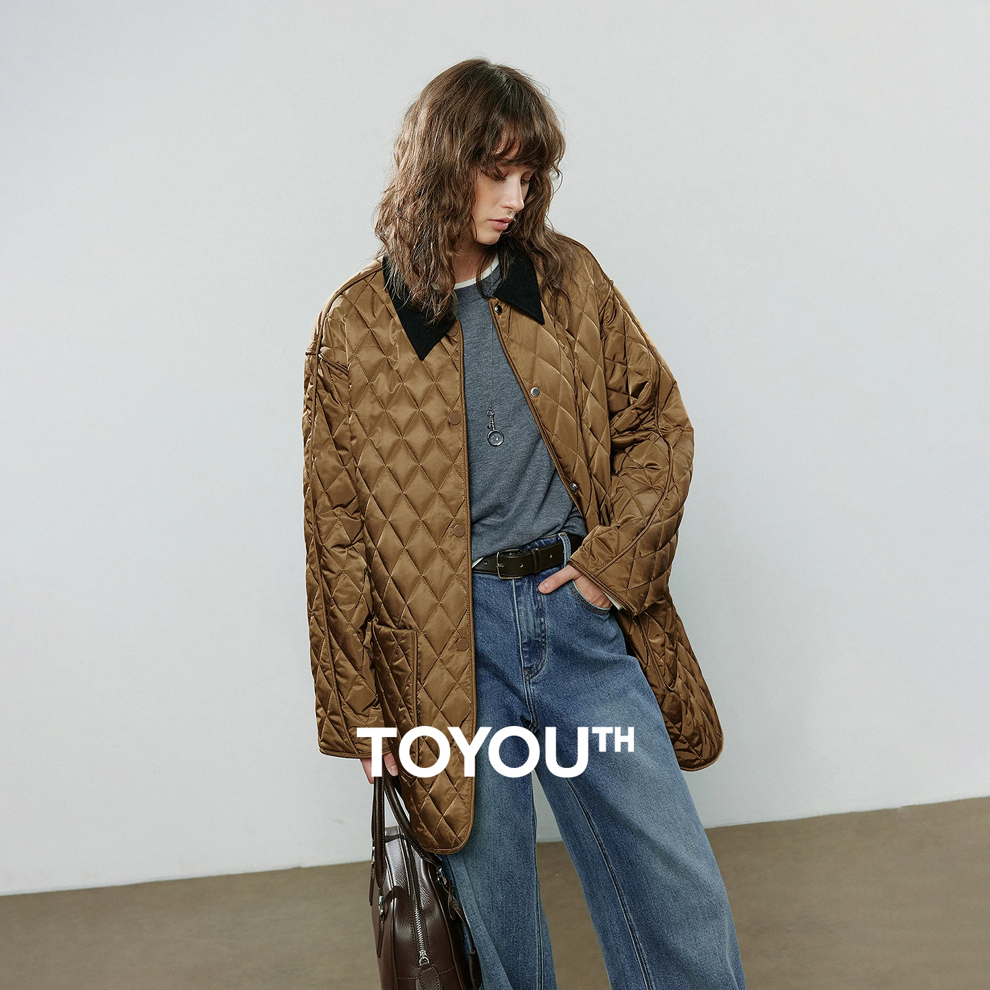 TOYOUTH Chaqueta de algodón para mujer 2025 invierno nuevo de lujo Retro diamante rejilla ropa de trabajo bolsillo grande chaqueta de longitud media marrón