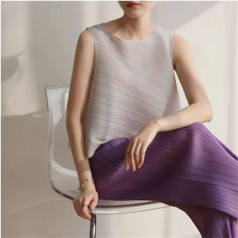 Miyake-Chaleco plisado elegante para mujer, camiseta adelgazante holgada Irregular, Top elegante, diseño chino Ins, presión con sentido, novedad de verano