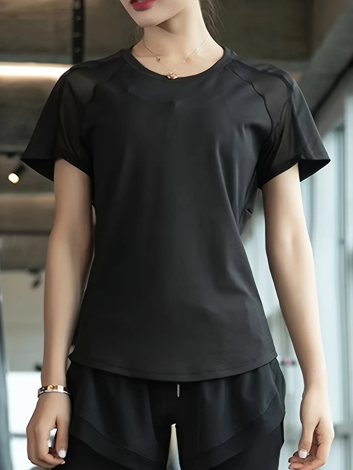 Nueva camiseta deportiva de verano de malla de secado rápido para fitness, ciclismo, correr, reparación superior, ropa fina de yoga para mujer, manga corta