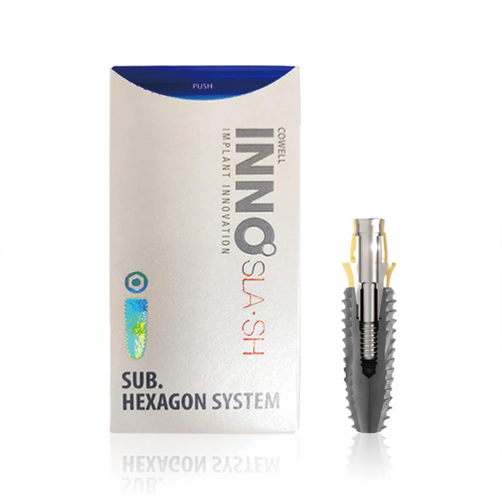 Implante dental sumergido Cowellmedi INNO SLA‑SH, con superficie activa hidrofílica, fijación de titanio y conexión Morse con hexágono interno.