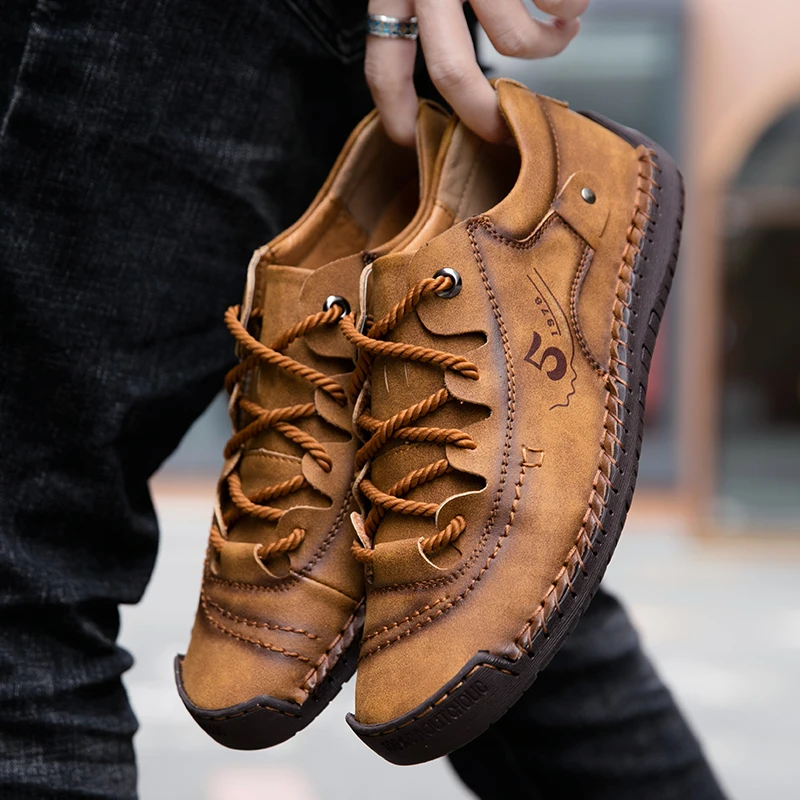Nuevos zapatos informales de cuero para hombre, cómodos para exteriores, de alta calidad, a la moda, suaves, clásicos, antideslizantes, planos, mocasines, tendencia