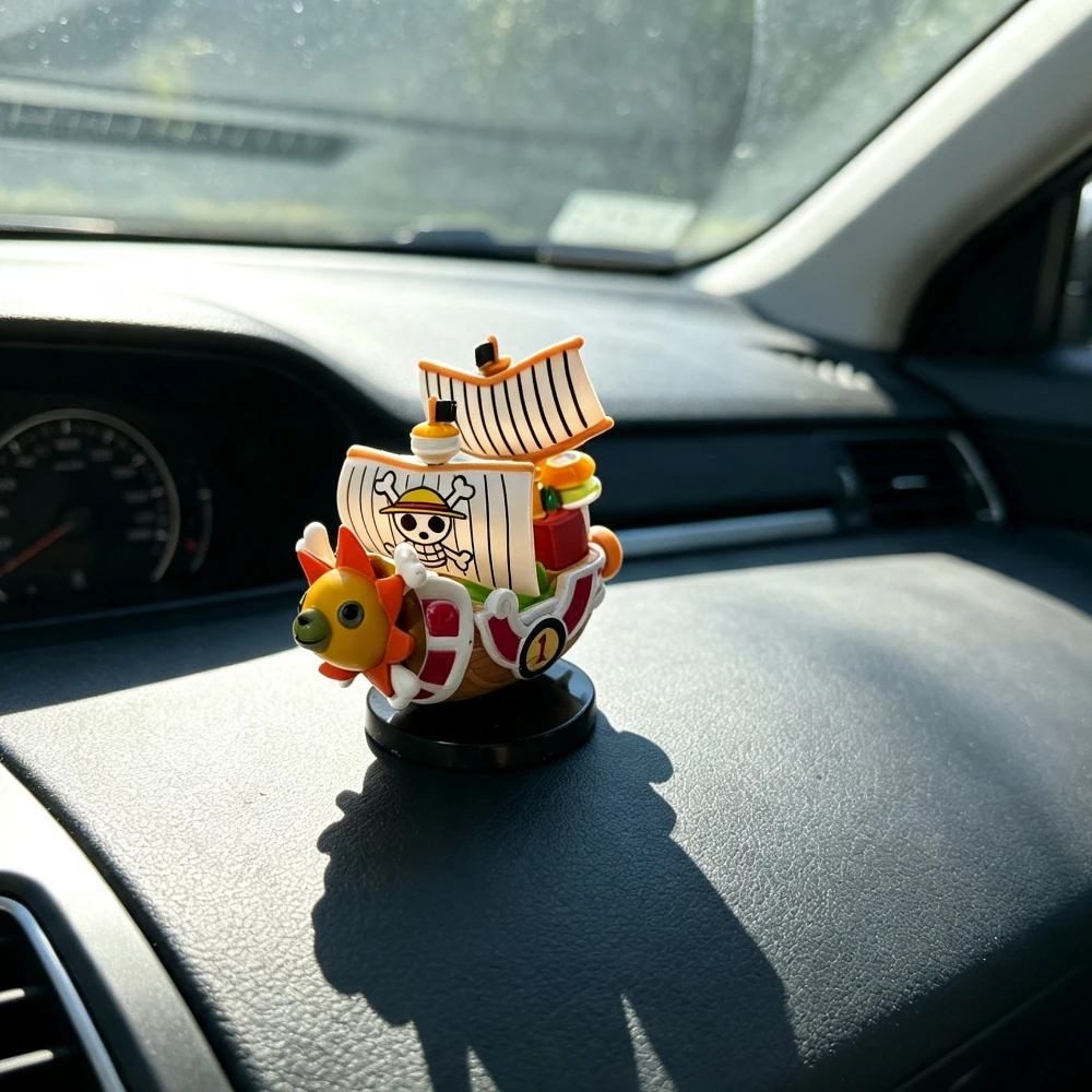 One Piece Thousand Sunny Going Merry Barco Pirata de PVC, Miniatura de Coche, Adorno de Escritorio de Anime, Modelo Coleccionable, Regalo