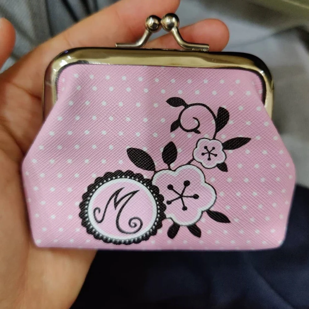 Monedero de Cosplay de Personaje de Anime para Mujer, con Estampado de Flores Rosadas, Bolso de Mano Portátil, Accesorio para Fiesta de Halloween