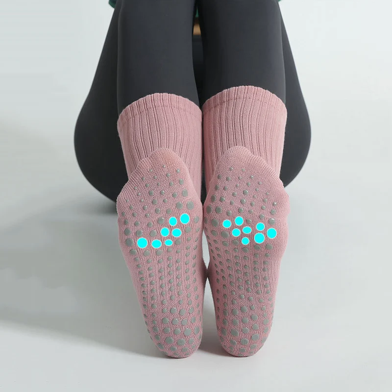 Calcetines de Yoga profesionales para mujer, calcetines de algodón antideslizantes de tubo medio de silicona para Fitness en interiores, calcetines de suelo, calcetines deportivos para baile y Pilates