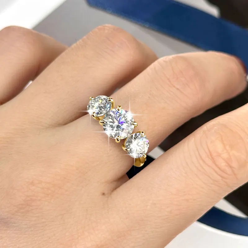 Anziw Anillo de compromiso y boda de moissanita redonda de 8 mm y 6,5 mm, 4 quilates en total, chapado en oro de 14k, clásico de 3 piedras, joyería de promesa para mujer