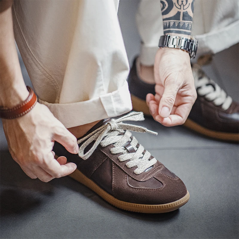 Zapatillas Deportivas Clásicas Maden Marrón con Detalles en Contraste, Estilo Alemán, Planas y de Caña Baja para Hombre, Primavera y Otoño, Casuales con Cordones