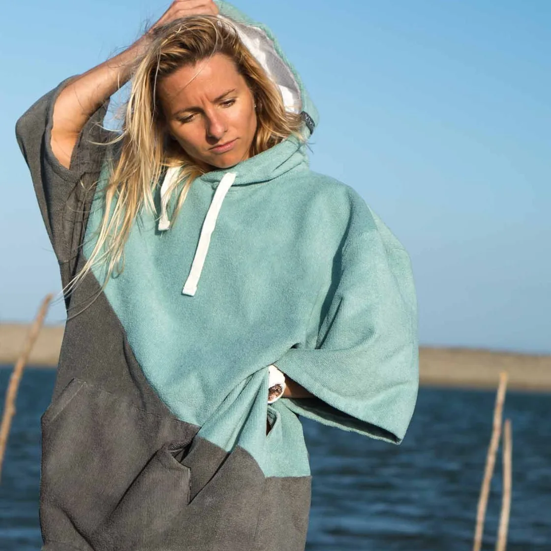 Albornoz con capucha para natación y buceo, poncho grueso para cambiarse, toalla de microfibra que mantiene el calor, a prueba de viento, para invierno, surf, de secado rápido