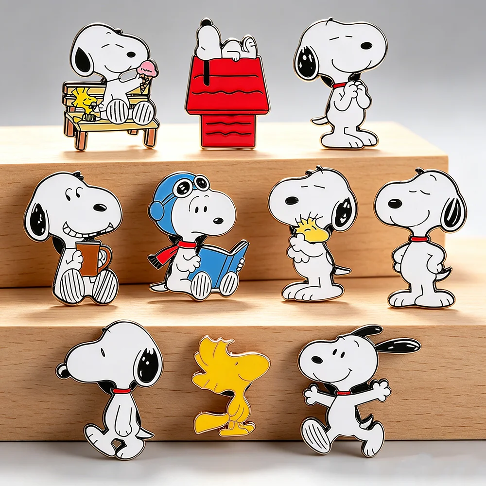 Set de 10 Broches de Esmalte de Snoopy, Dibujos Animados de Charlie Brown y Woodstock, Broches Metálicos Kawaii de Anime, Lindos Pins para Mochila