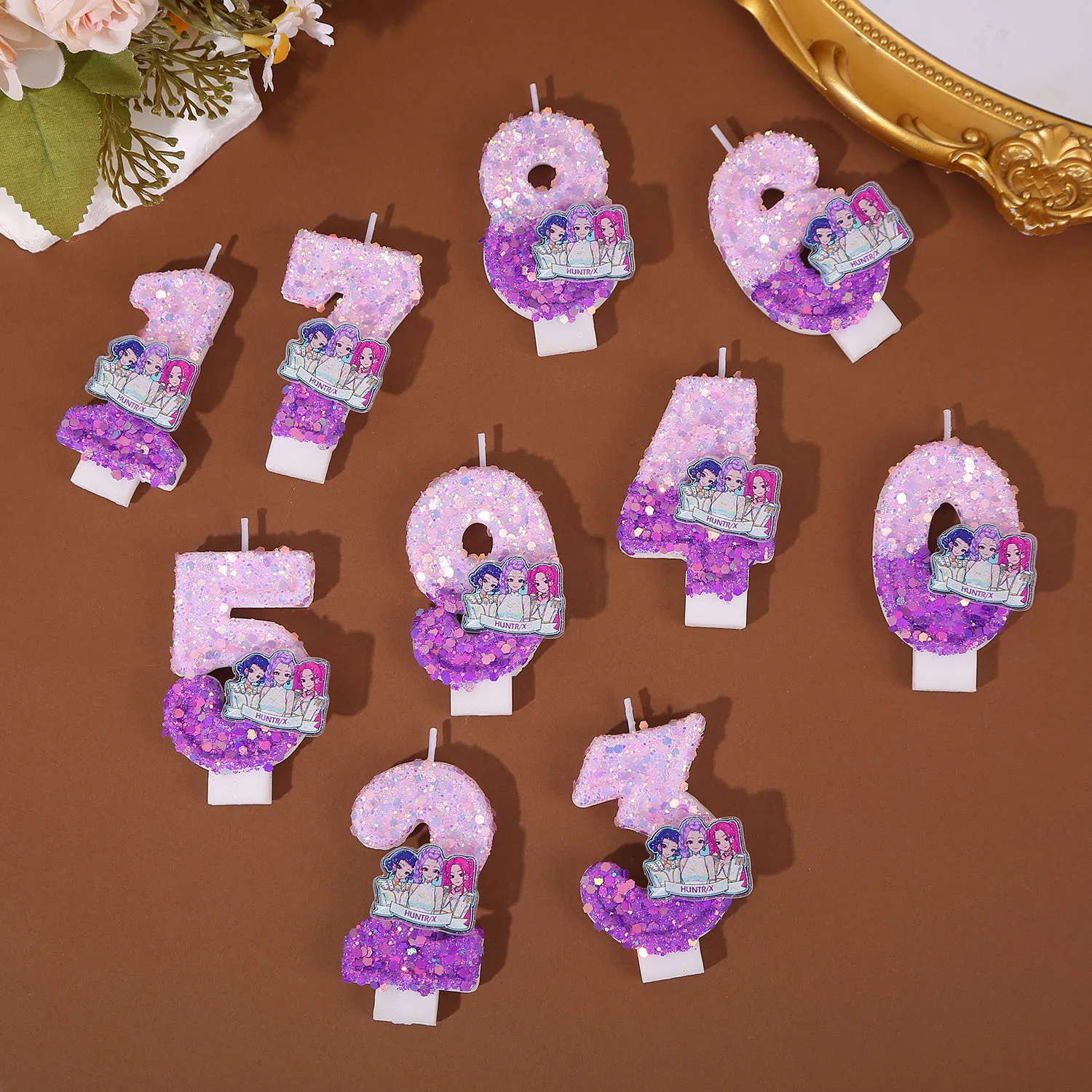 Lindas velas digitales con forma de niña. Decoraciones para pasteles y fiestas, perfectas para cumpleaños, fiestas y todo tipo de otras celebraciones.