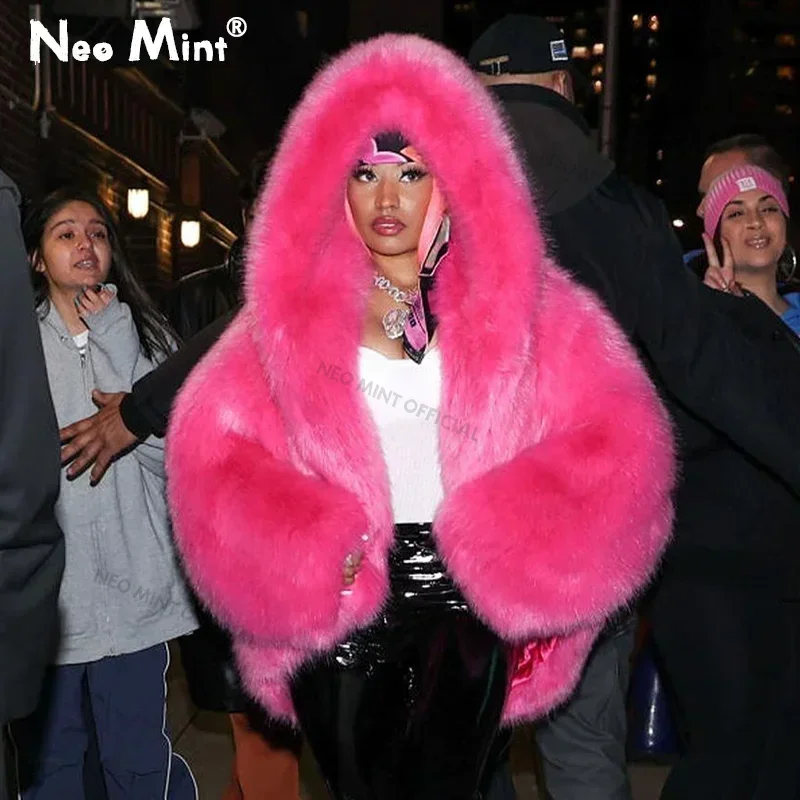 Neo Mint marca pasarela moda icónica con capucha Batwing abrigo de piel sintética mujeres Chic invierno Hailey Bieber abrigo peludo chaqueta de piel de zorro