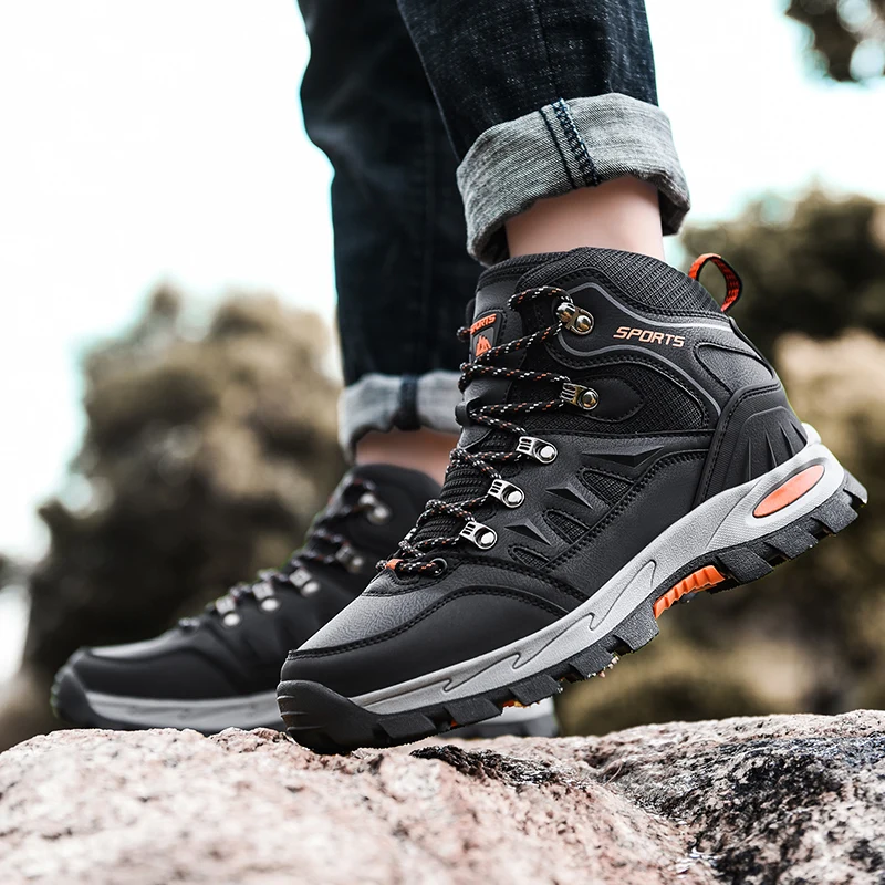 Nuevas botas de cuero para hombre, botas de senderismo impermeables para exteriores, zapatillas ligeras antideslizantes para hombre, botas de trabajo a la moda para el desierto