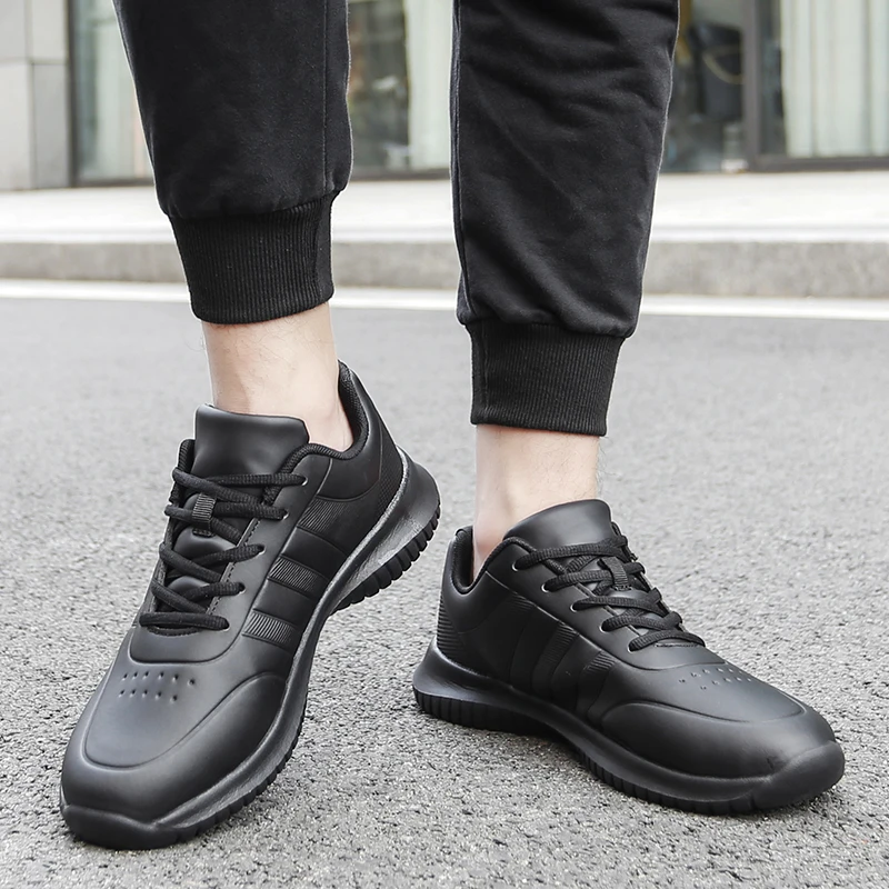 Par de zapatos de Chef causales para las cuatro estaciones, nuevo, ligero, suela suave, cómodo, a prueba de aceite, zapato de cuero para trabajo de negocios para hombres y mujeres