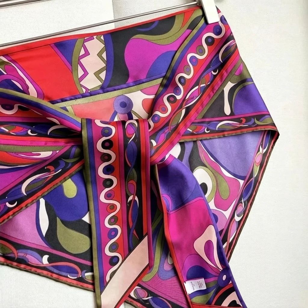 Pañuelo Morado Clásico para Mujer con Logotipo de Diseñador, Accesorio de Tela de Marca de Lujo, Pañuelo Bandana
