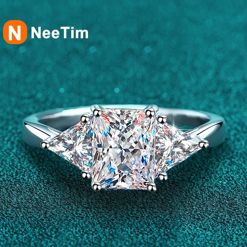 Anillos de boda para mujer de plata de ley 925 con baño de oro blanco, con esmeralda de corte NeeTim de 3 quilates y moissanita completa, banda de compromiso brillante