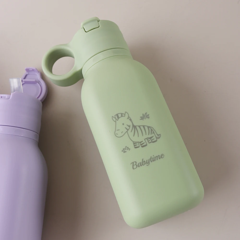 Taza con pajita de silicona con nombre personalizado de 450ML, botella de agua con patrón de dibujos animados personalizada, botella de agua deportiva a prueba de fugas para niños y adultos