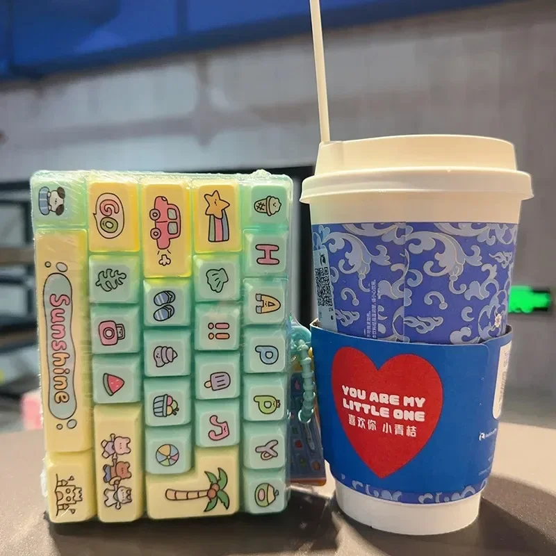 26Grid Keycap Clicker Antiestrés, Llavero de Teclado Fidget, Botón de Descompresión, Diseño de Dibujos Animados, Relajante para Manos, Regalo para Fiestas, 26구 키캡 키링