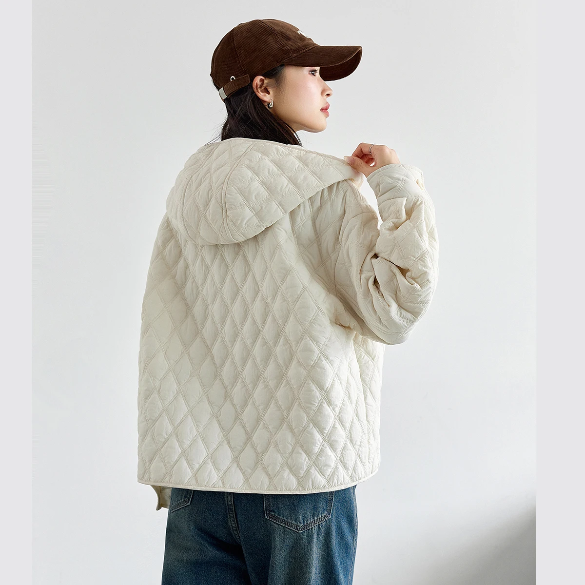 Chaquetas Acolchadas Beige para Mujer VIMLY, Parkas Cortas con Capucha, Manga Larga, Bolsillos Holgados, Ropa de Invierno 2026, Modelo M9530