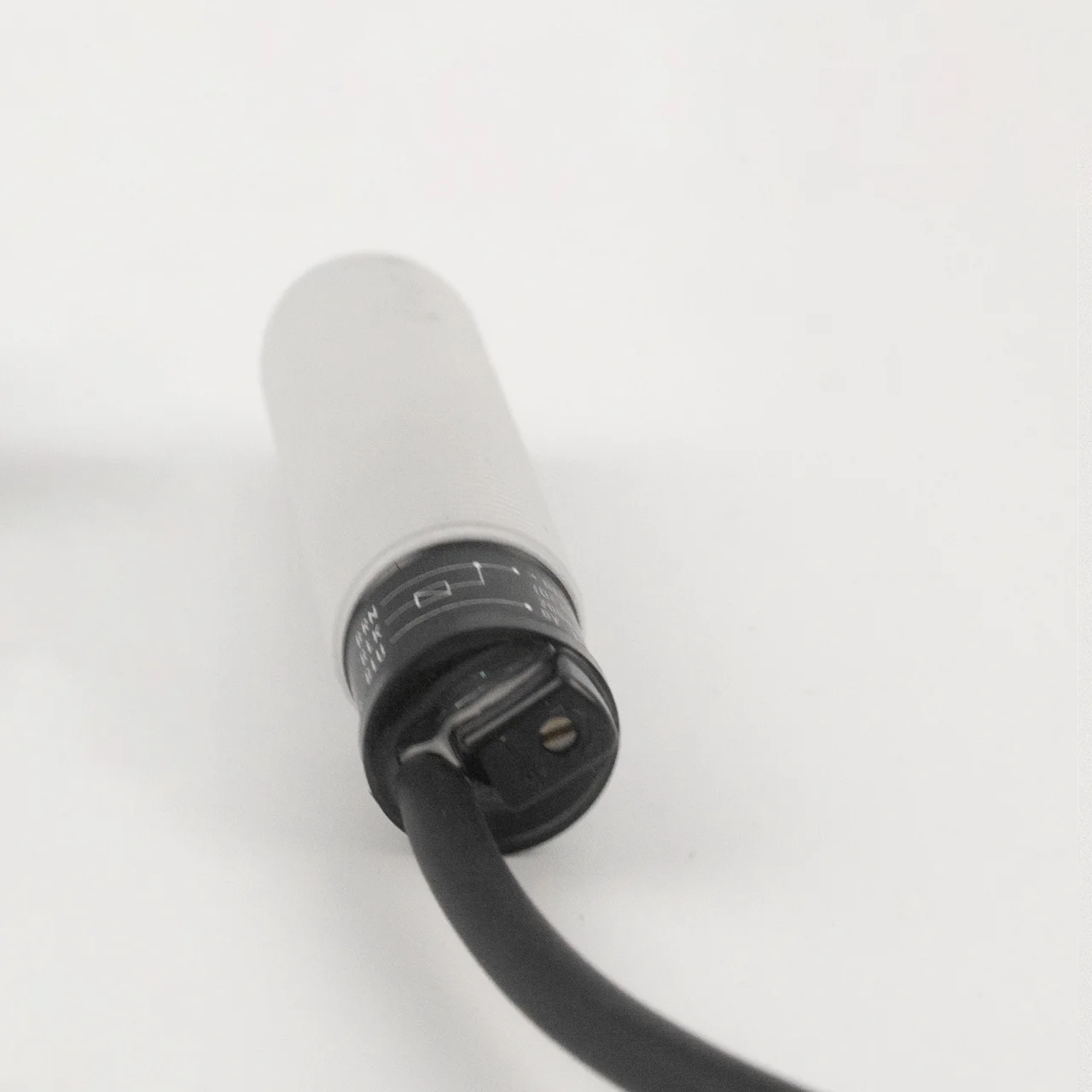 Sensor de Proximidad Capacitivo M18 de Entrega Rápida, Sensor Capacitivo de 3 Cables CC 12-24VDC/CA 100-240VAC, Salida de Tres Cables NPN PNP NO NC