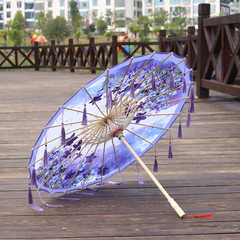 Paraguas de tela de seda de 82CM con borlas para Cosplay, paraguas de papel de aceite Hanfu, estilo chino antiguo, estilo clásico chino japonés