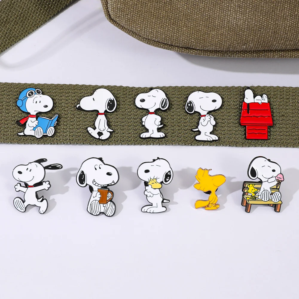 Set de 10 Broches de Esmalte de Snoopy, Dibujos Animados de Charlie Brown y Woodstock, Broches Metálicos Kawaii de Anime, Lindos Pins para Mochila