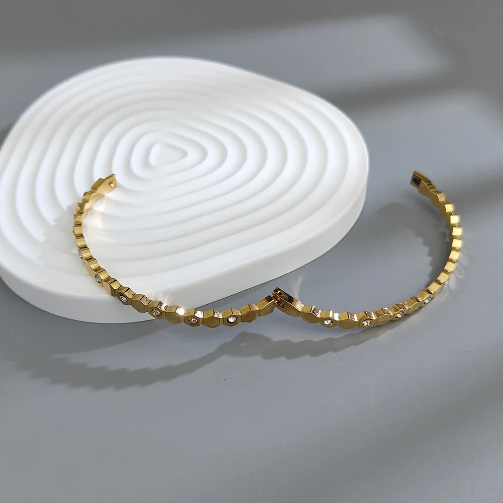 Nueva pulsera hexagonal de circón en forma de panal de acero inoxidable chapada en oro para mujer, joyería para fiesta y boda