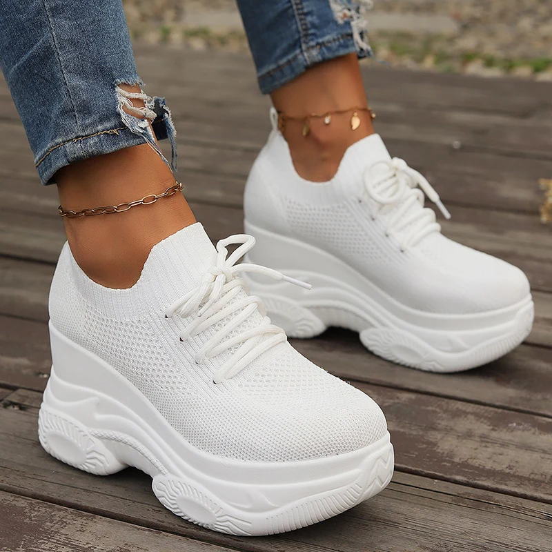 Zapatillas de deporte blancas de punto con tacones de cuña para mujer, zapatillas transpirables con plataforma gruesa para primavera y otoño, zapatillas para correr de malla sin cordones para mujer 42