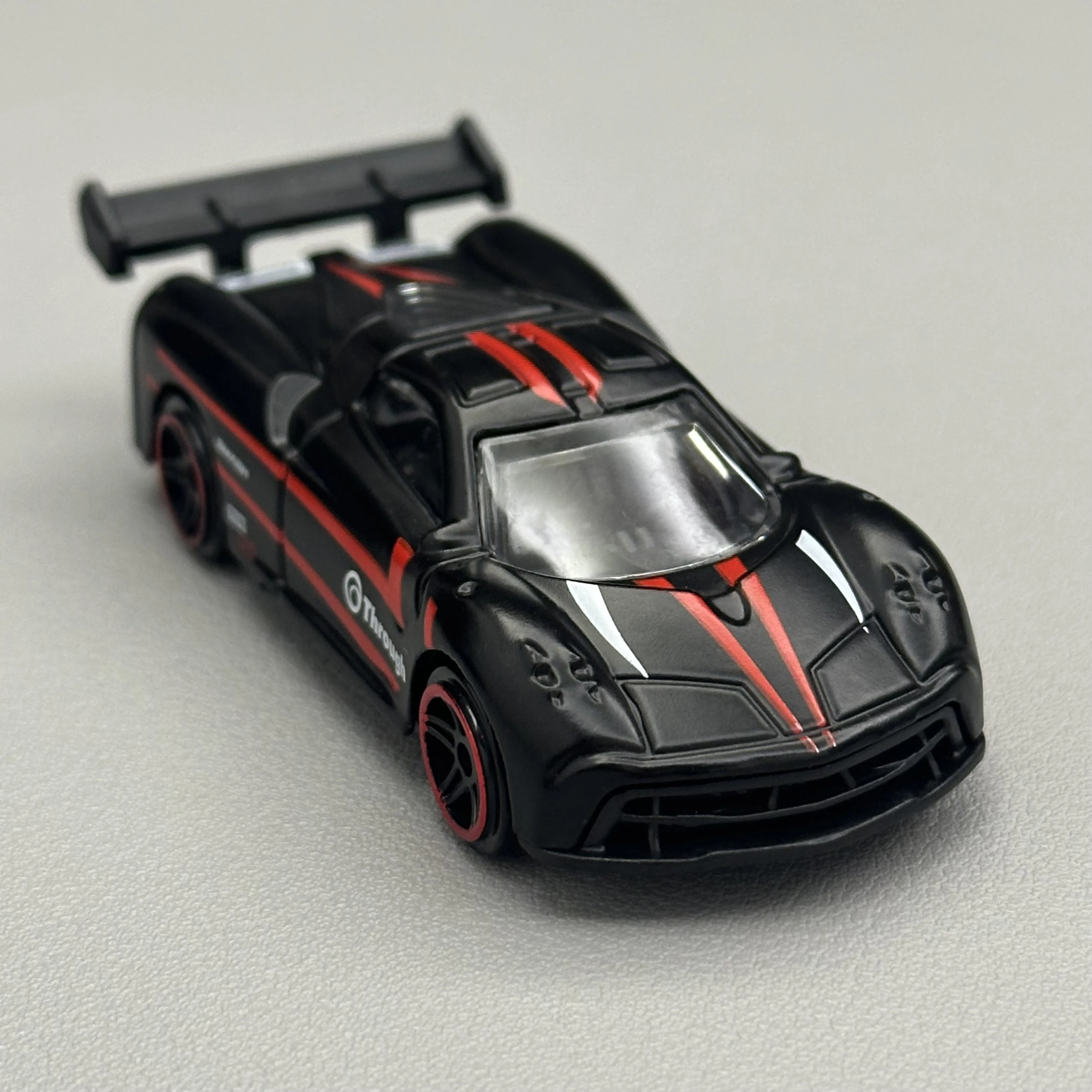 Modelo de coche a escala 1/64, vehículo de aleación de metal, juguete en miniatura, coche realista de colección, regalo para niños y decoración de escritorio.
