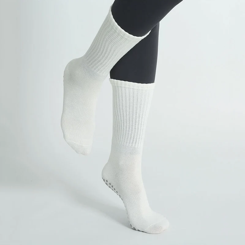 Calcetines de Yoga profesionales para mujer, calcetines de algodón antideslizantes de tubo medio de silicona para Fitness en interiores, calcetines de suelo, calcetines deportivos para baile y Pilates