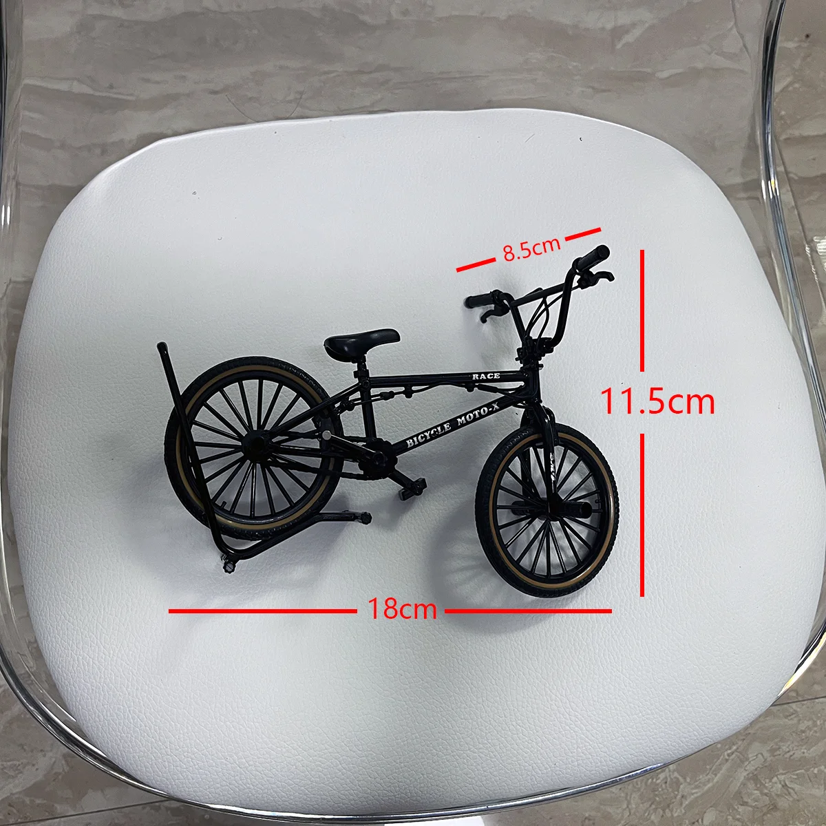 Miniatura de Bicicleta de Aleación a Escala 1:8, Decoración de Metal Fundido a Presión, Bicicleta de Montaña Negra, Simulación, Colección, Regalos, Juguetes para Niños