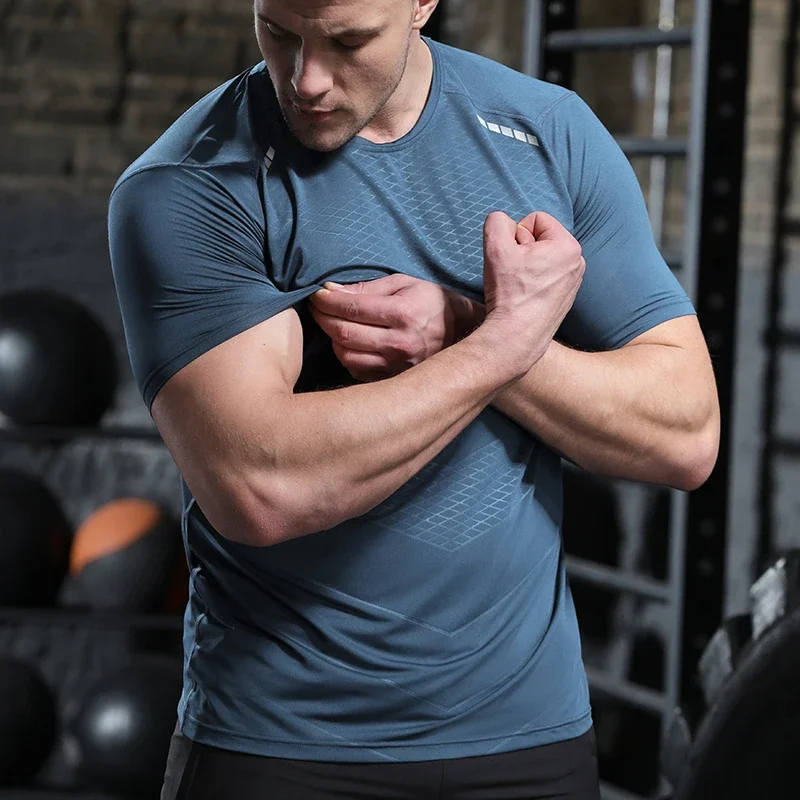 Camisetas finas de seda helada para hombre, Camiseta deportiva de manga corta para correr, sudadera de entrenamiento muscular para gimnasio, chándales ajustados de ajuste seco