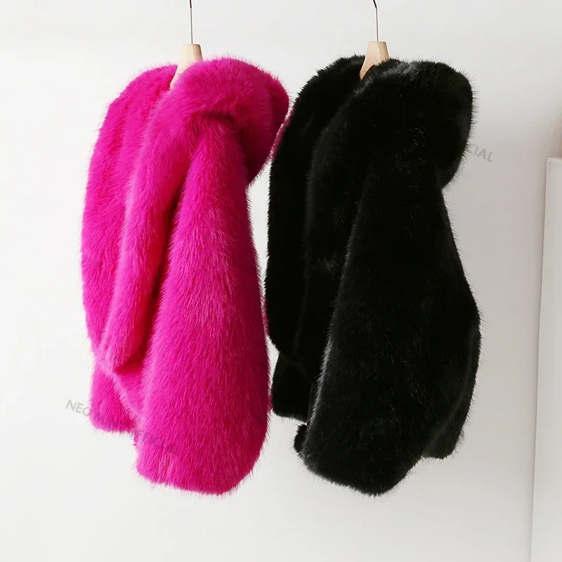 Neo Mint marca pasarela moda icónica con capucha Batwing abrigo de piel sintética mujeres Chic invierno Hailey Bieber abrigo peludo chaqueta de piel de zorro