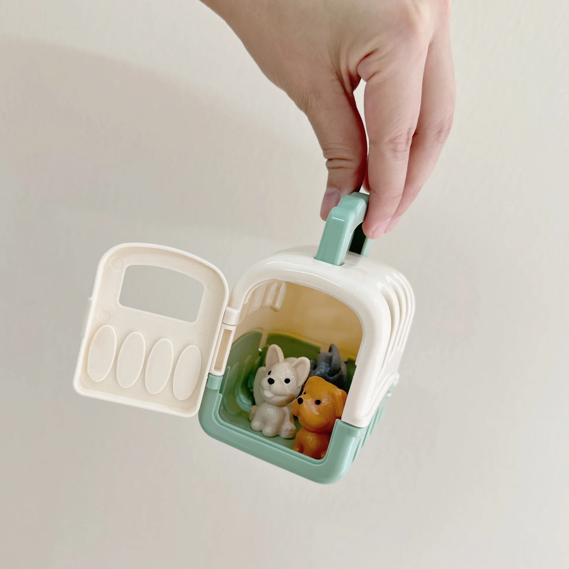 8 unids/set lindo perro cesta para mascotas juguetes familiares juego de muñecas para perros jaula para perros juguetes escena juguetes decoración de Navidad regalos