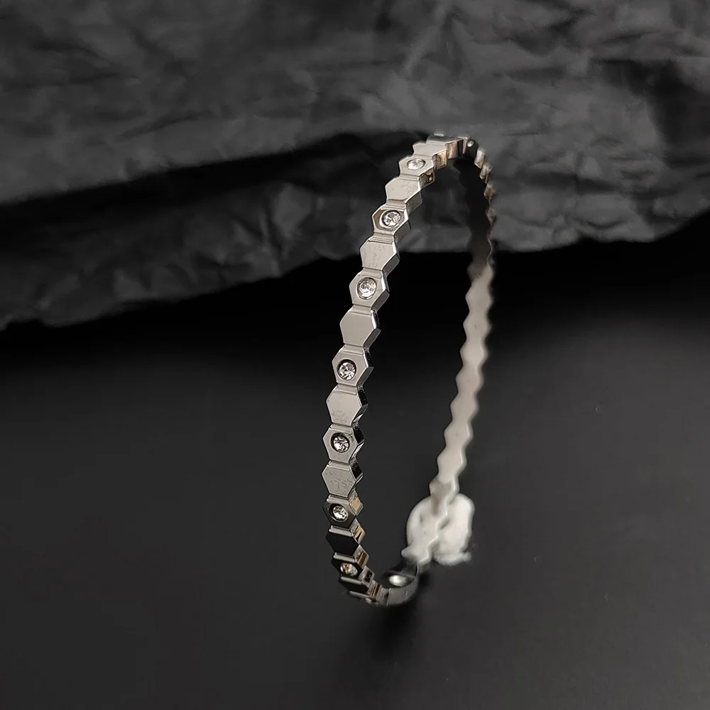 Nueva pulsera hexagonal de circón en forma de panal de acero inoxidable chapada en oro para mujer, joyería para fiesta y boda
