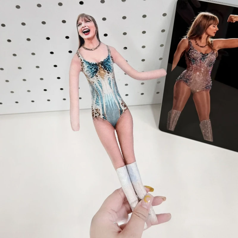 Muñeca Abstracta de Alambre de Taylor Swift con Esqueleto Flexible Incorporado en Forma de Ratón, Artículo Coleccionable, Regalo para Fans