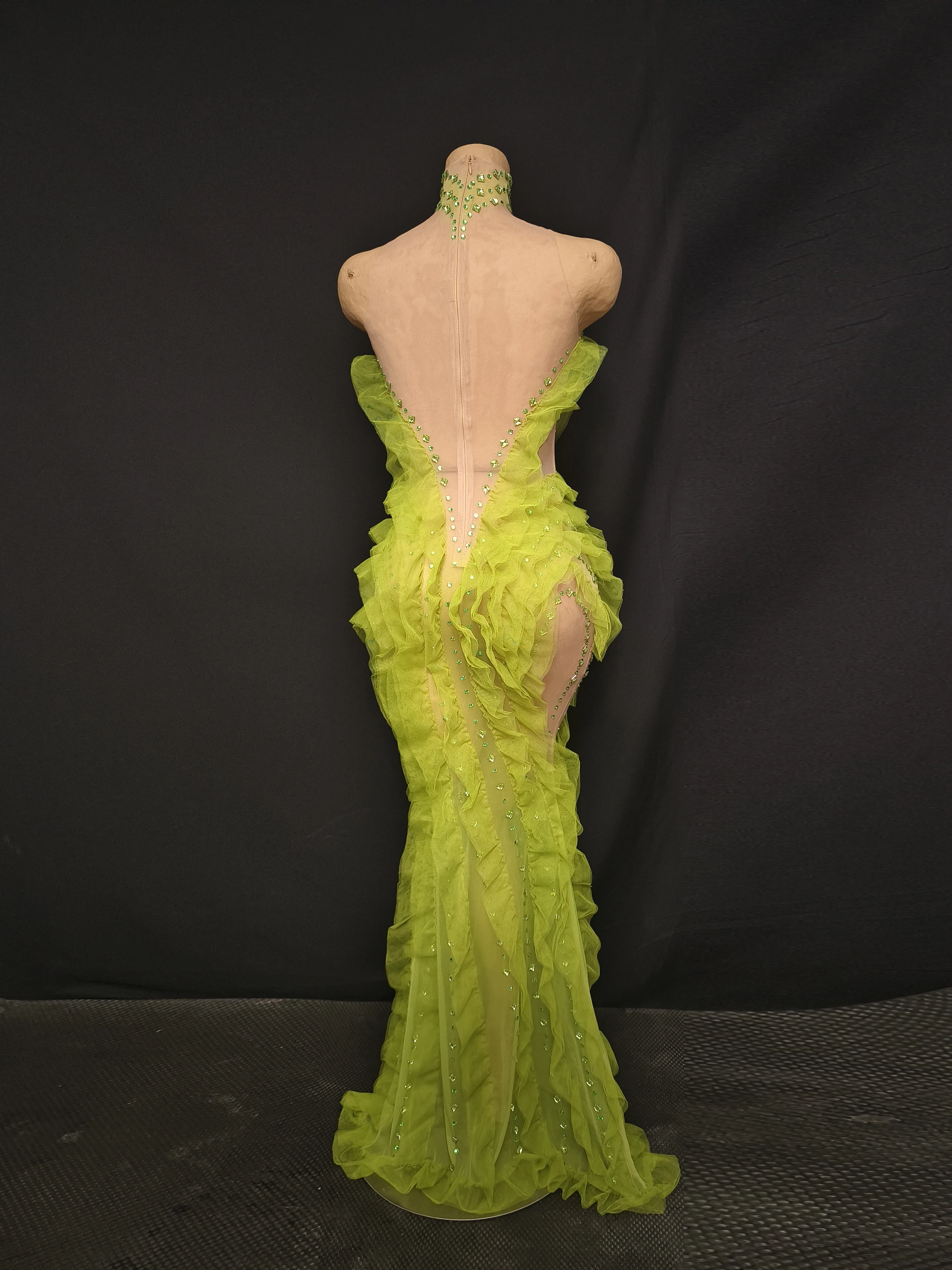 Vestido largo elegante con volantes y malla de diamantes de imitación verdes brillantes, para celebrar la víspera, fiesta de cumpleaños, club nocturno, alfombra roja, ropa de escenario