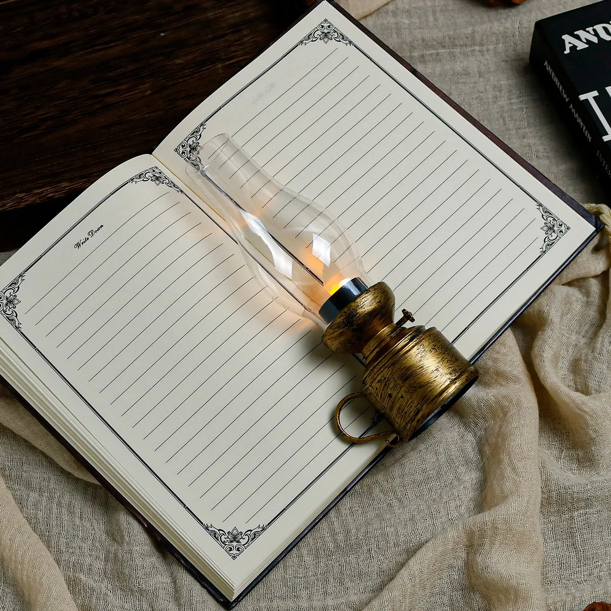 Linterna Vintage de diseño Retro, lámpara LED de aceite colgante con pilas, decorativa para el hogar, vacaciones, regalos de Navidad, decoración del hogar