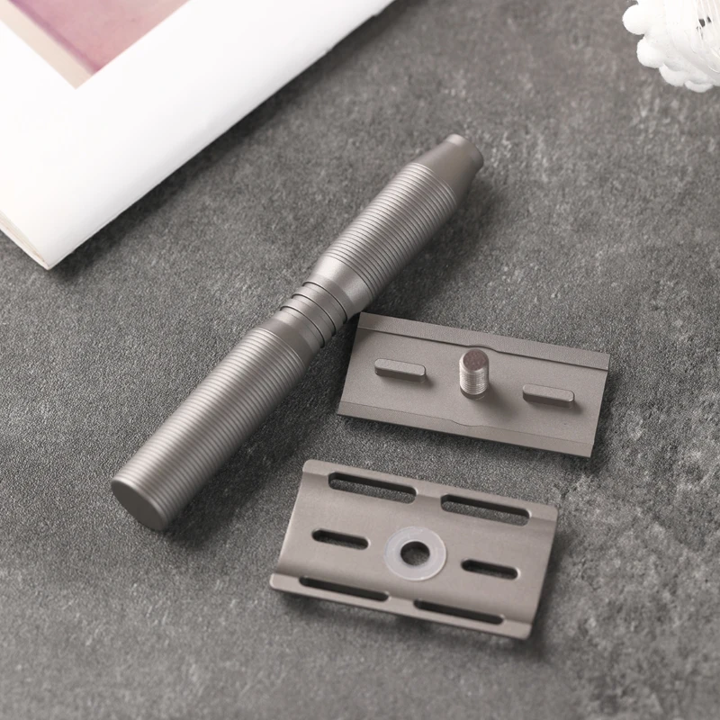 Maquinilla de afeitar de seguridad liviana YAQI Ghost Titanium