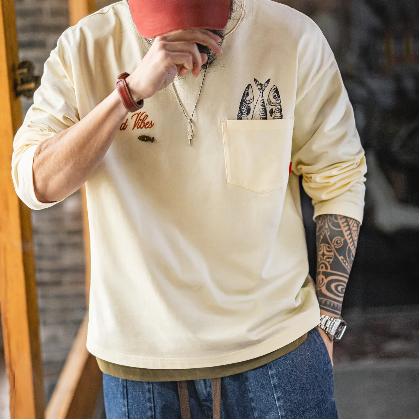 Camiseta de manga larga con estampado de peces de algodón para hombre de Maden, con bolsillo, cuello redondo, ajuste holgado, informal, suave, para primavera y otoño