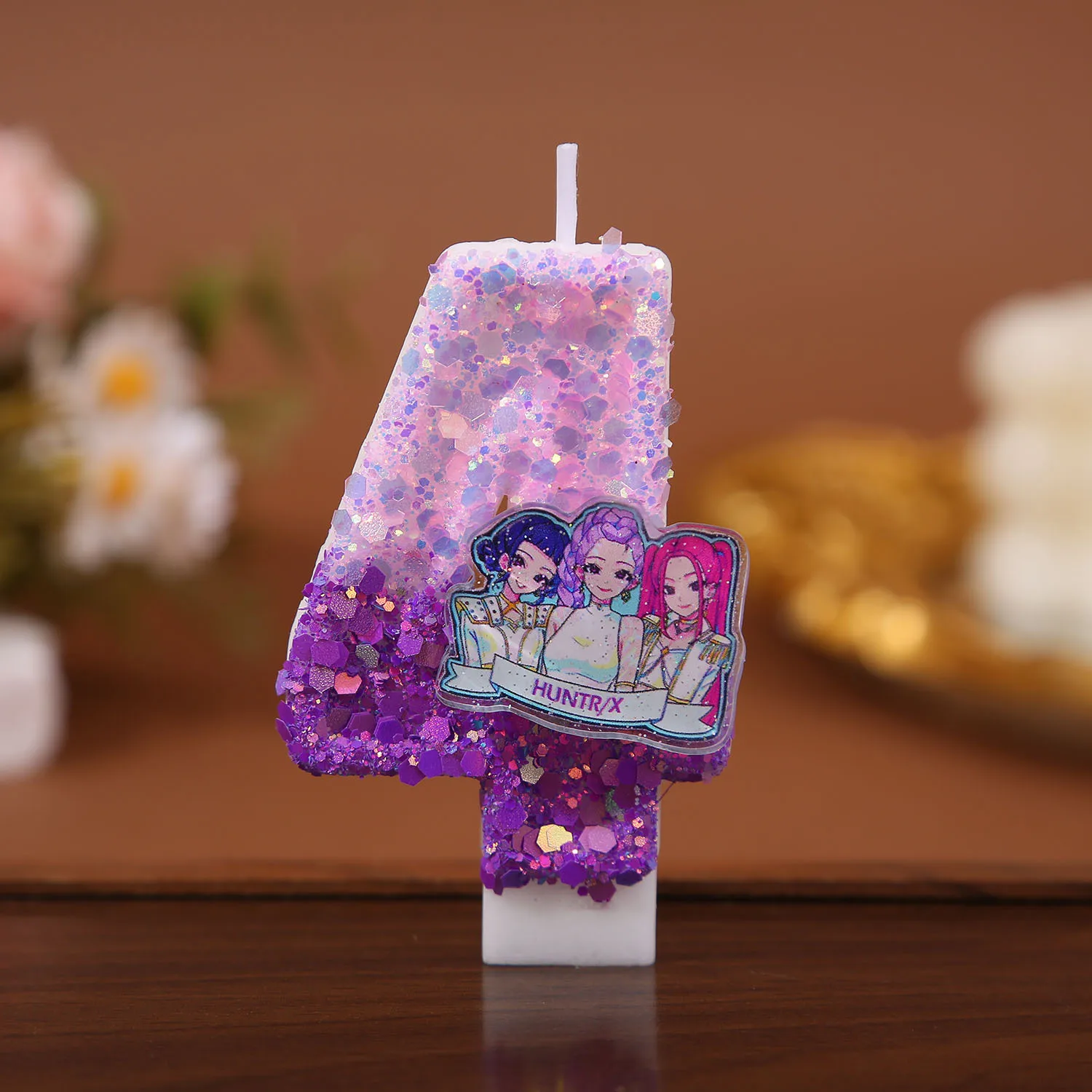 Lindas velas digitales con forma de niña. Decoraciones para pasteles y fiestas, perfectas para cumpleaños, fiestas y todo tipo de otras celebraciones.